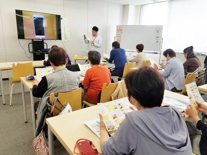 「シニア向けスマホ教室」を開催しました。
