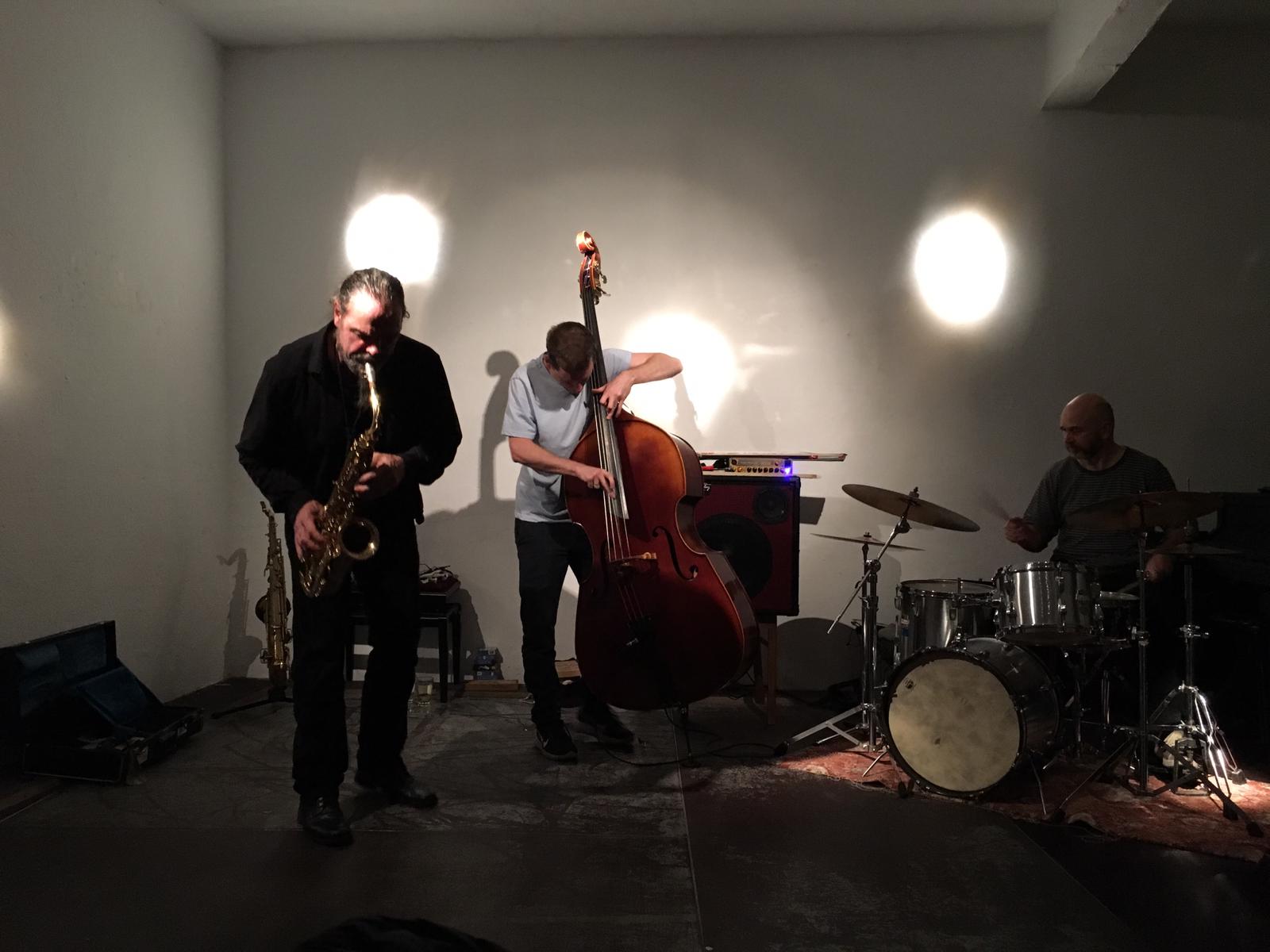 Hiby/Bardon/Hession    Wuppertal "Ort" 2018 © Feline Sliwa