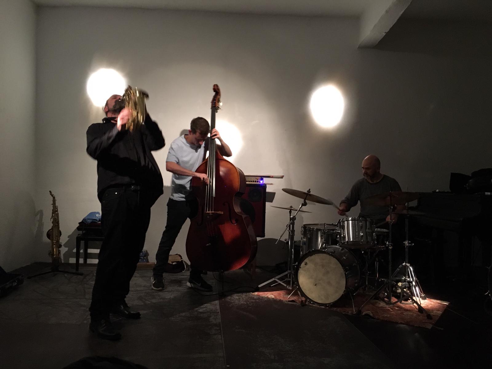 Hiby/Bardon/Hession    Wuppertal "Ort" 2018 © Feline Sliwa