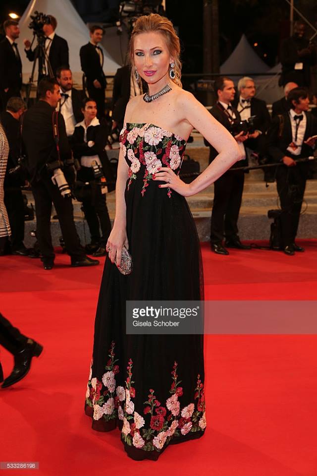 Robe bustier dentelle et tulle au festival de Cannes