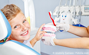 Gesunde Kinderzähne mit regelmäßiger Prophylaxe beim Zahnarzt