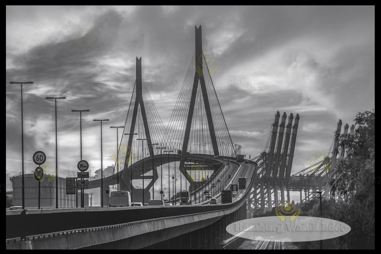 blick auf die strasse der koehlbrandbruecke am tag in sw als hamburg wandbilder