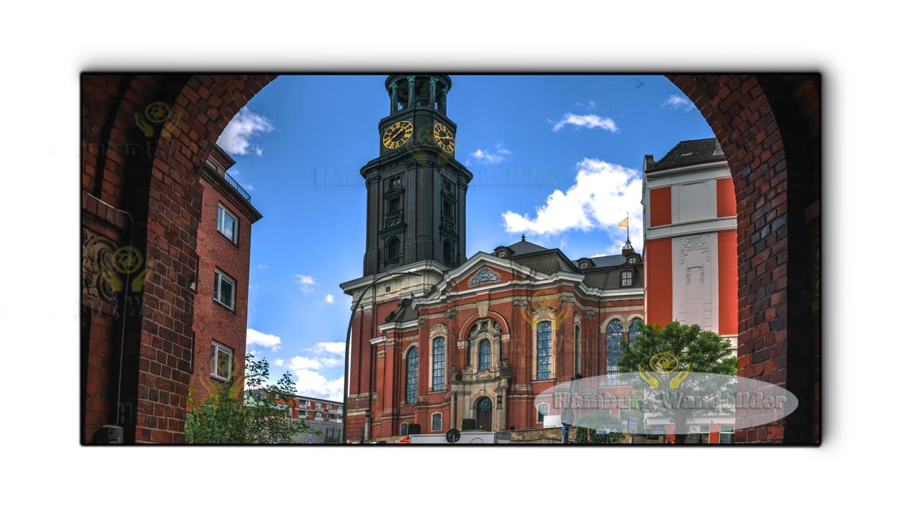 der michel durch ein torbogen gesehen hamburg wandbilder