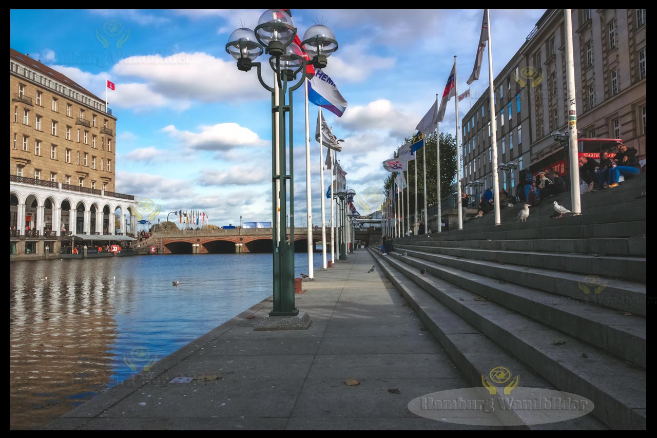 blauer himmel ueber der kleinen alster hamburg wandbilder
