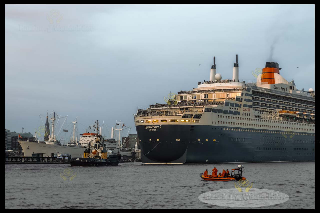 Queen Mary 2  /  2590
