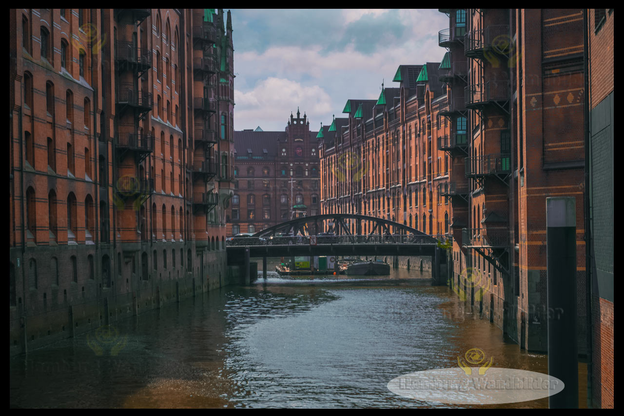blick auf das fleet in der speicherstadt hamburg wandbilder