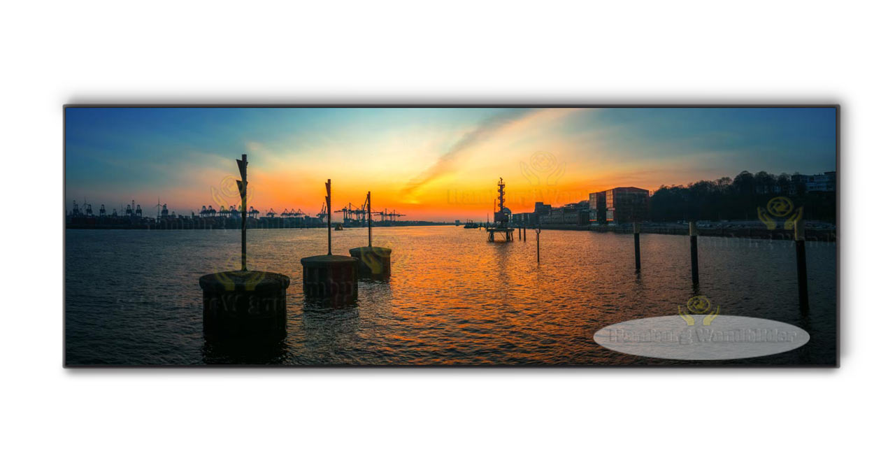 ein sonnenuntergang am dockland als panorama motiv fuer hamburg wandbilder