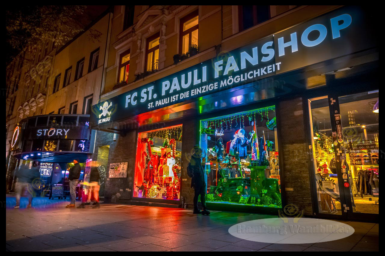 der st-pauli fanshop auf der reeperbahn nachts hamburg wandbilder