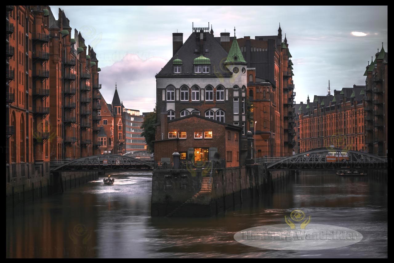 das wasserschloss in der speicherstadt am tag hamburg wandbilder