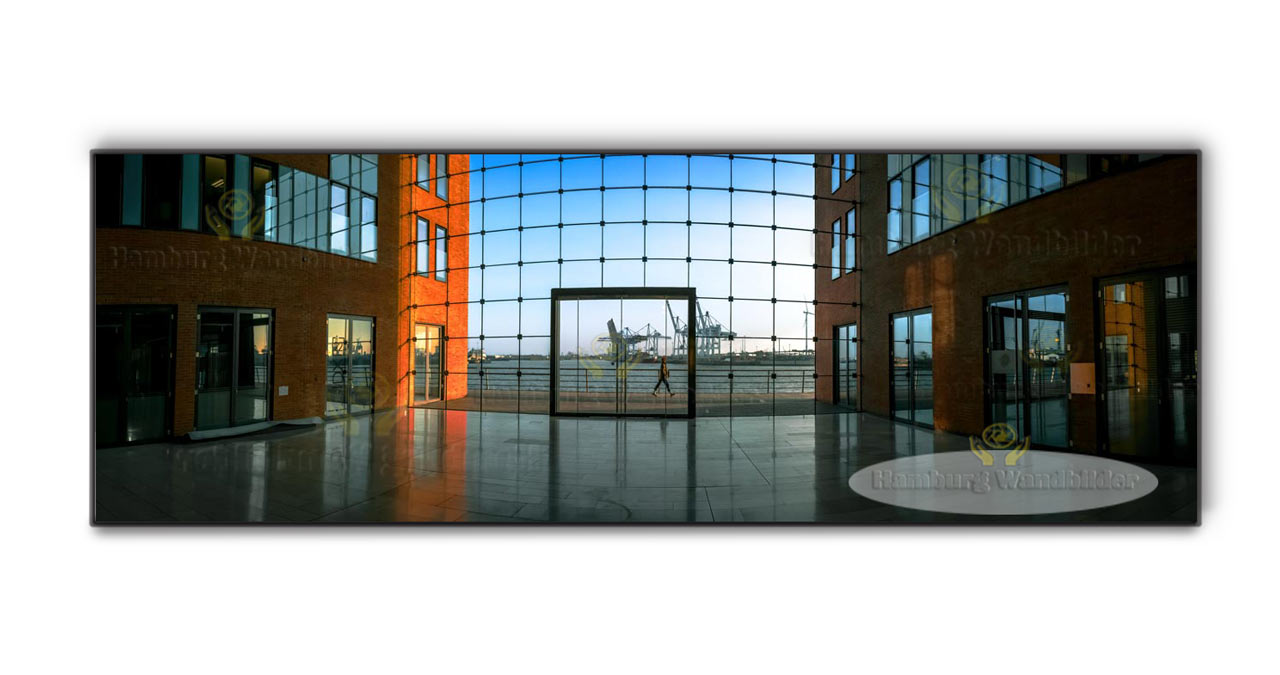 gebaeude mit grossen panoramafenster und blick auf den hafen als hamburg wandbilder