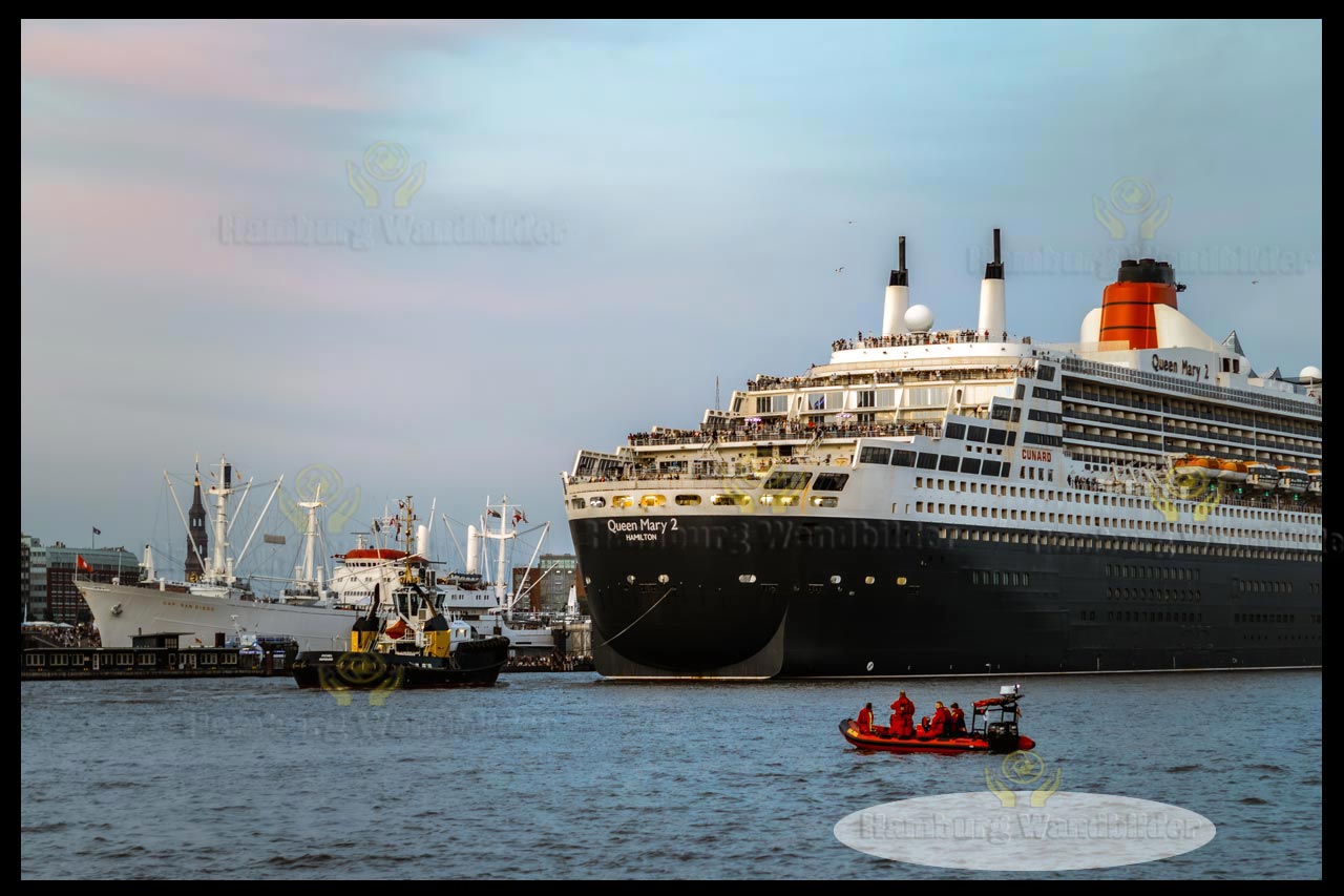 Queen Mary 2  /  2590
