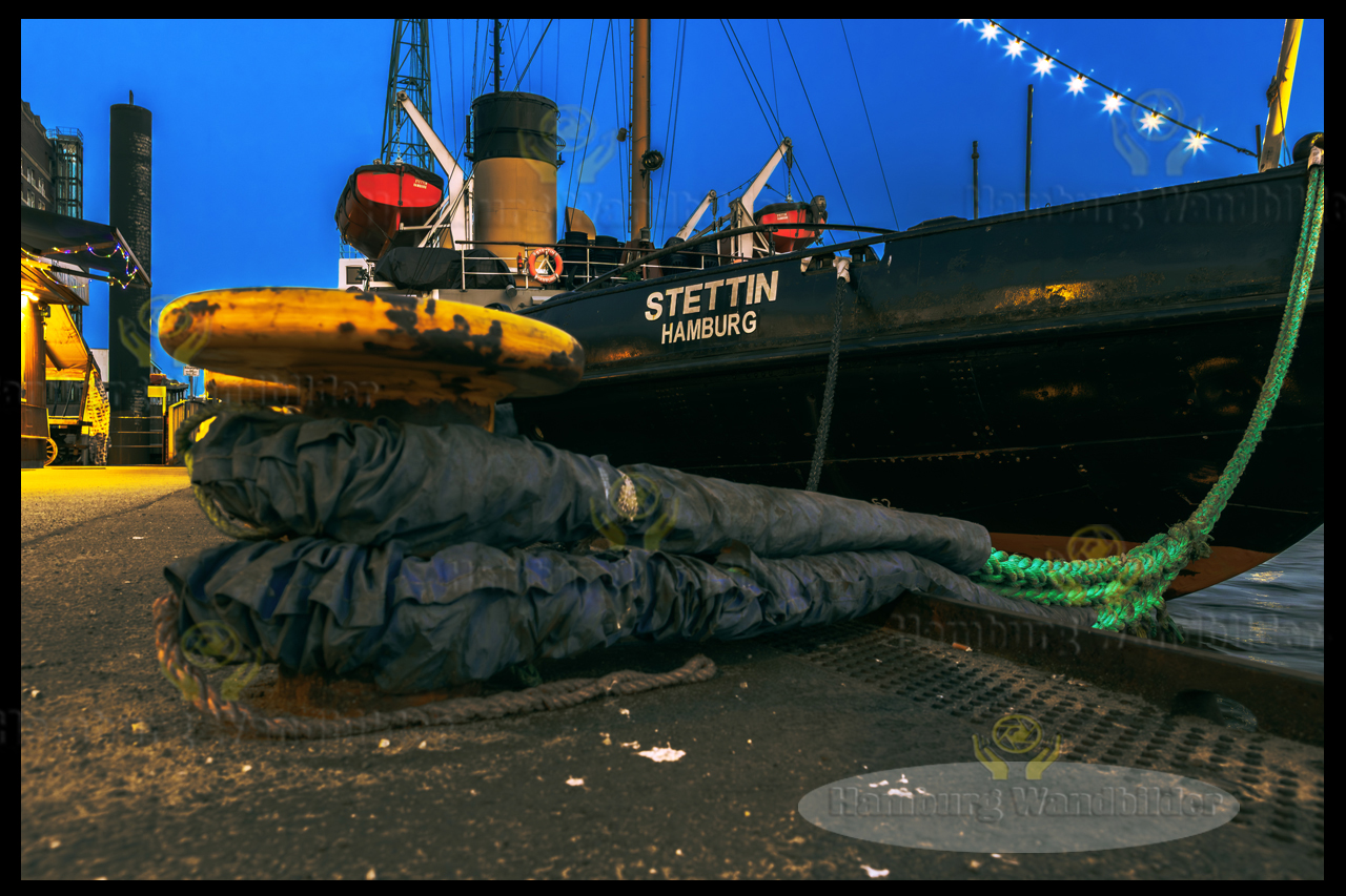 der eisbrecher stettin im museumshafen bei nacht hamburg wandbilder