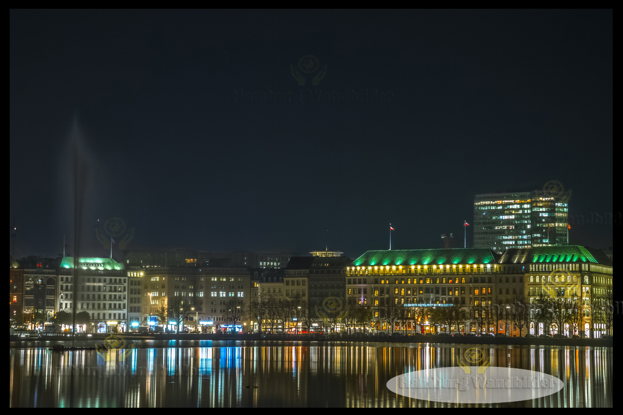 lichter von beleuchteten haeusern spiegeln im wasser hamburg wandbilder