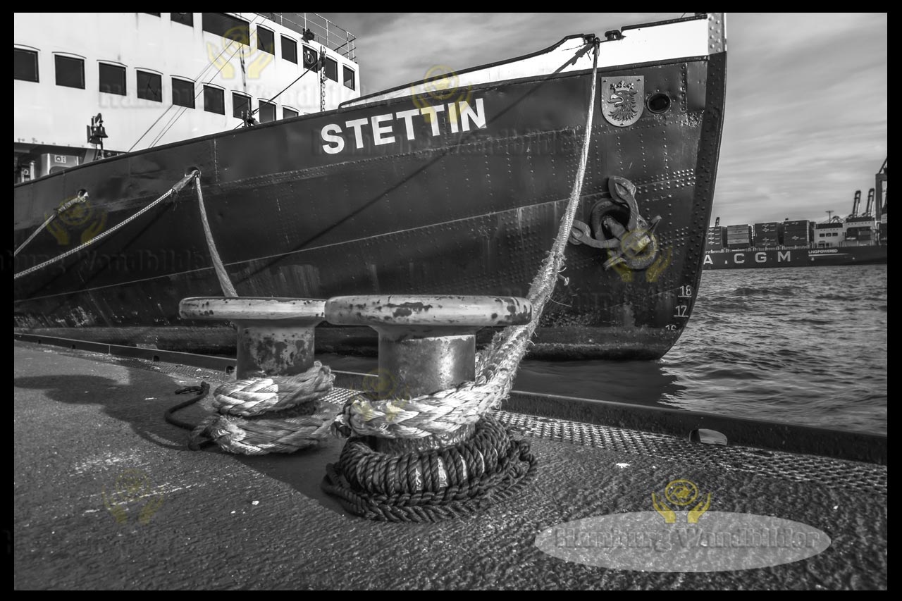 der eisbrecher stetin am museumshafen als sw wandbild