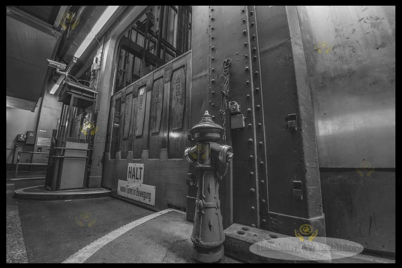 Akter Elbtunnel   SW  /  2500