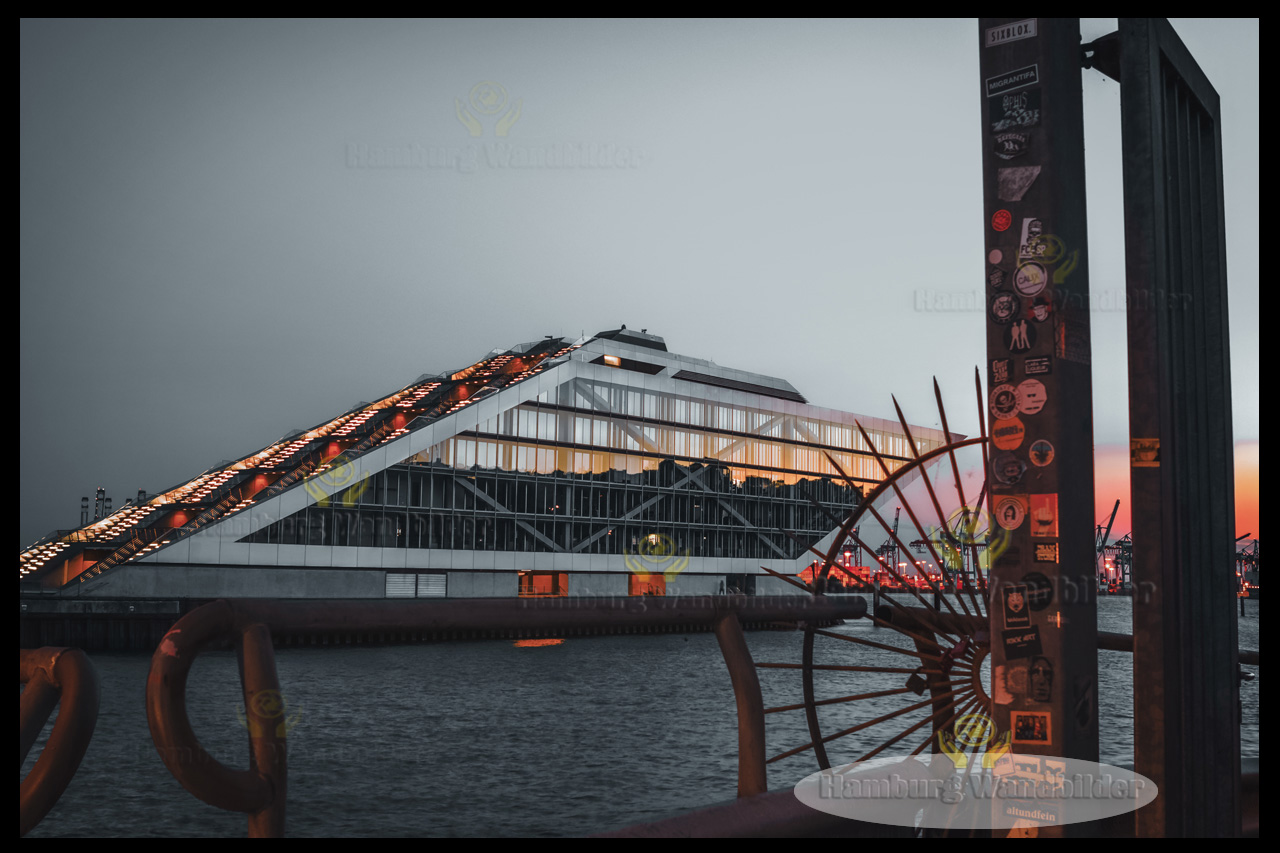  Cruise Center BC  / 2052