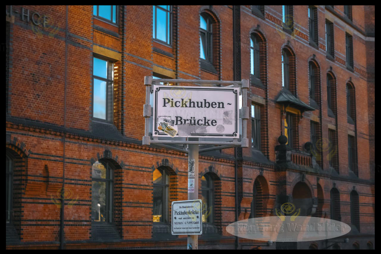 nahaufnahme vom brueckenschild pickhuben bruecke hamburg wandbilder