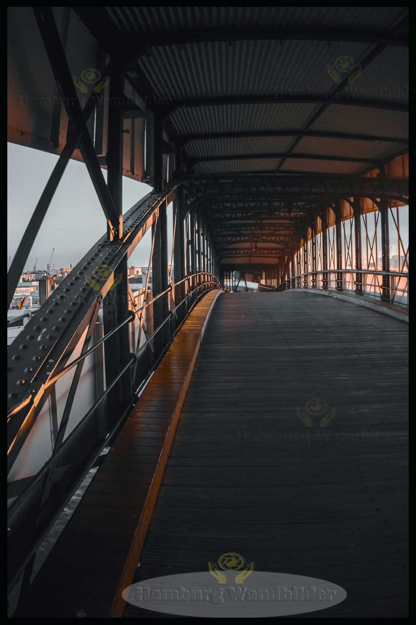 Überseebrücke  HF /  2224