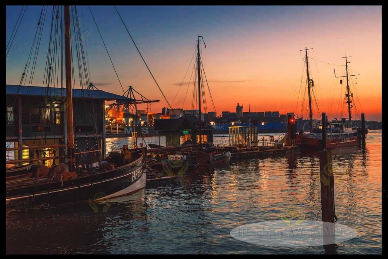 sonnenuntergang am museumshafen oevelgoenne als wandbilder motiv