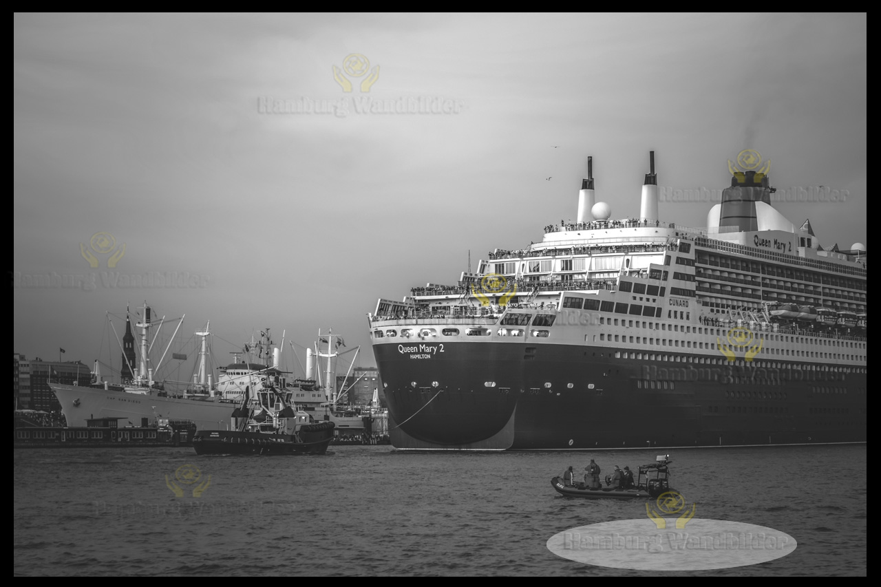 Queen Mary 2  SW  /  1296