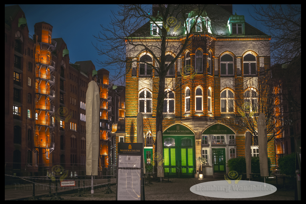 der vorplatz am eingang vom wasserschloss in der speicherstadt hamburg wandbilder