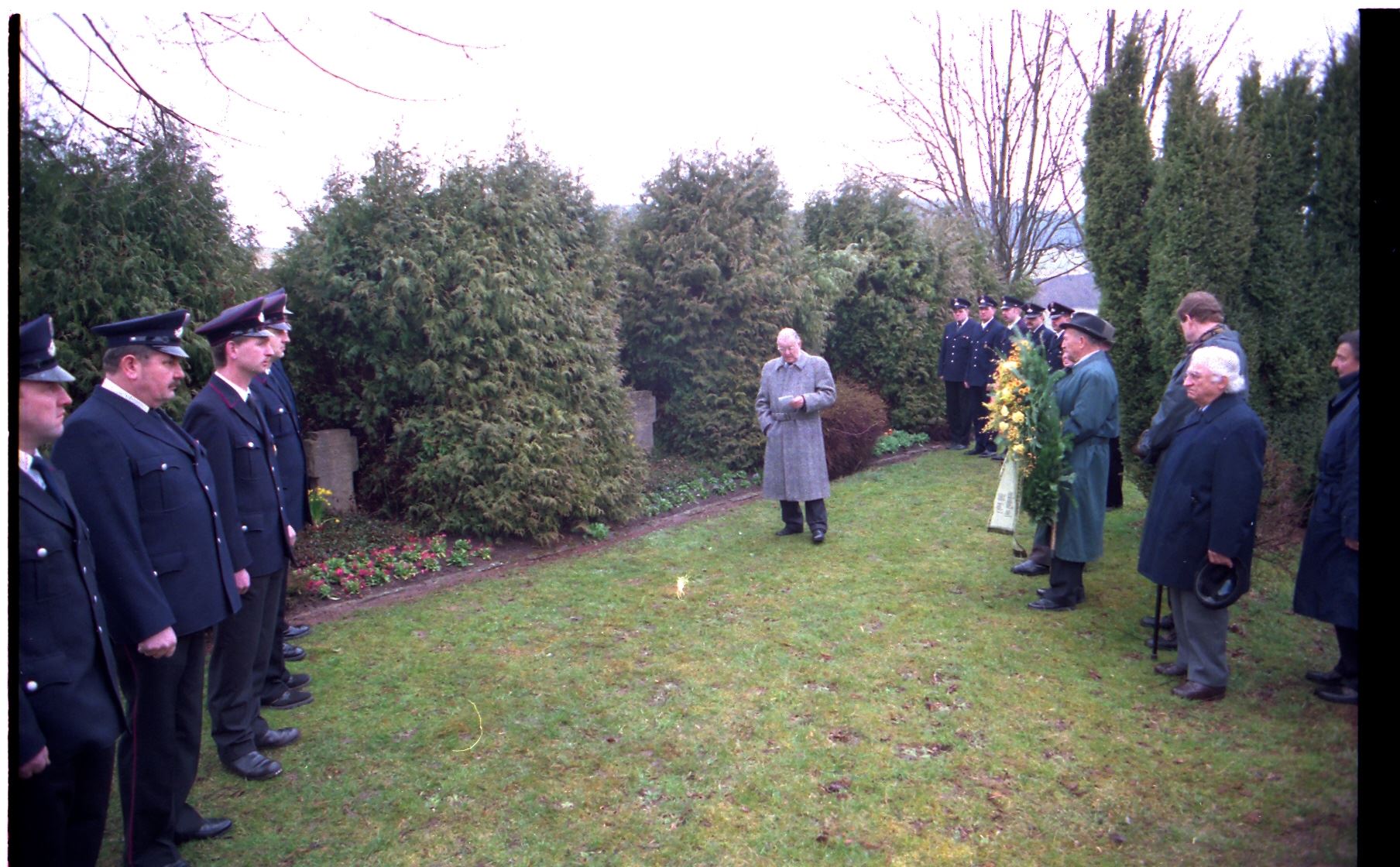 1995 Gedenktag für die Gefallenen des Krieges am Friedhof