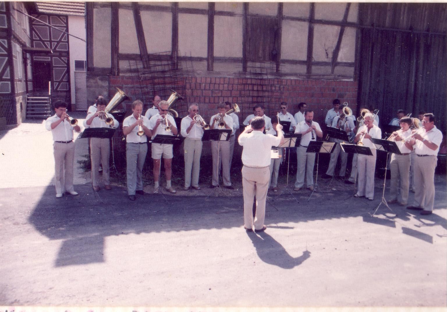 1983 Grundsteinlegung Feuerwehrgerätehaus (Kombigebäude) Bläserchor Tonica