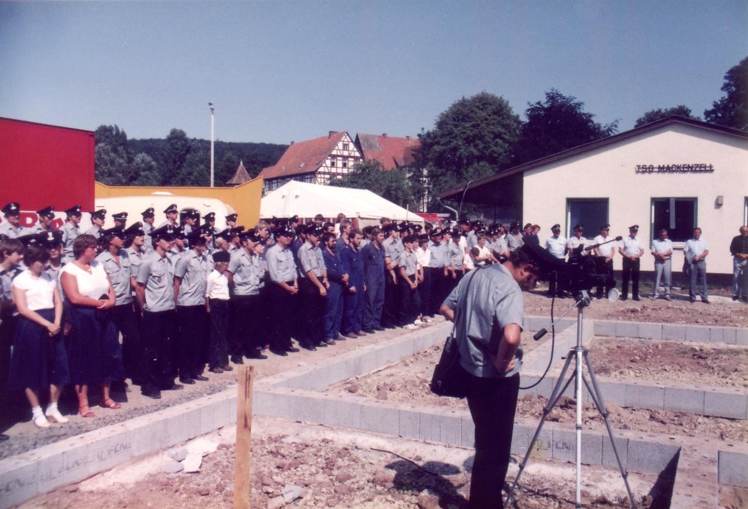 1983 Grundsteinlegung Feuerwehrgerätehaus (Kombigebäude)