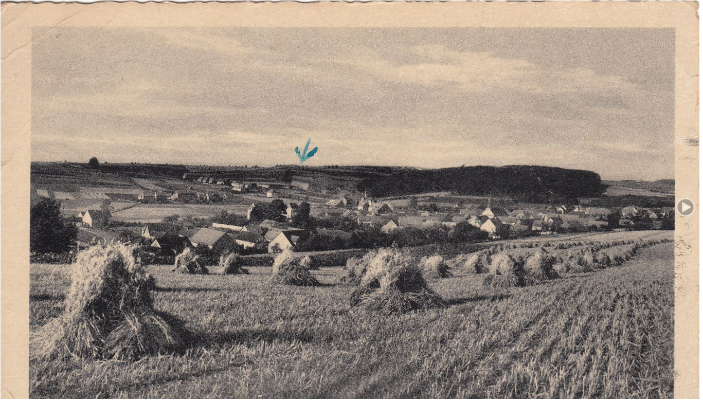 Dorfansicht vor 1945, rechts die alte Barockkirche, links Kappmühle, Waitzfeld mit Nüster- u. Hünfelder Straße