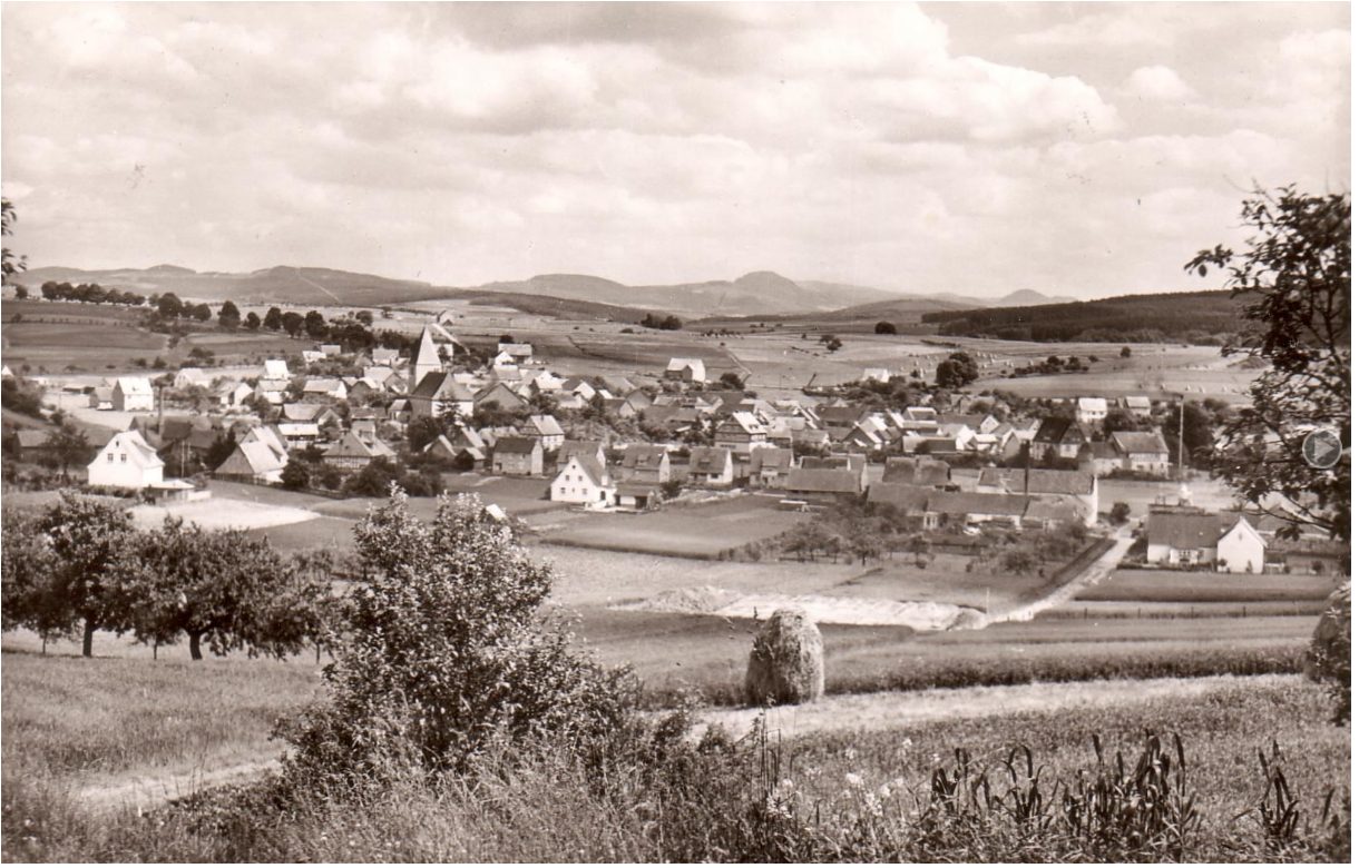 1957 ca. Blick vom jetzigen Birkenweg aufs "Waitzfeld"