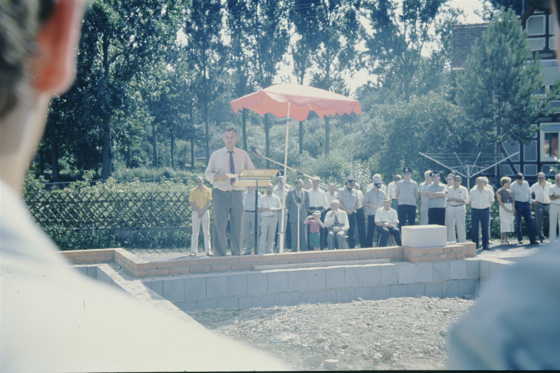 1983 Grundsteinlegung Feuerwehrgerätehaus (Kombigebäude)