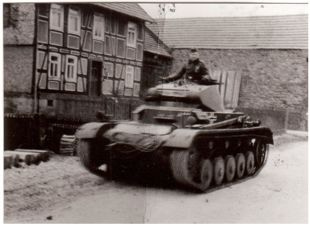 1938, Haus Albert (Norbert) Roth, Panzer im Manöver