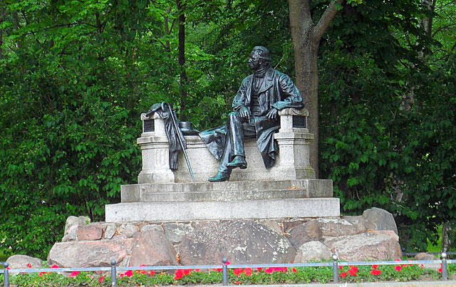 Fontane Denkmal in Neuruppin (Ulrich Gäbler)