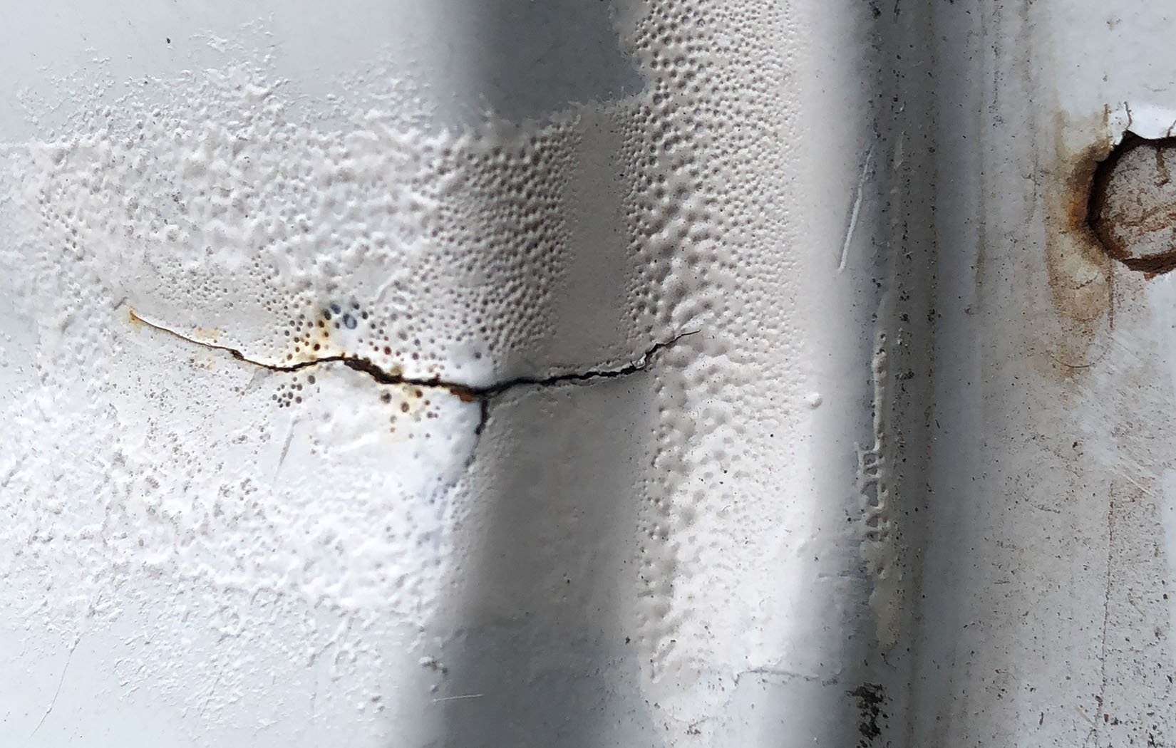 Risse im Blech reparieren durch Löten