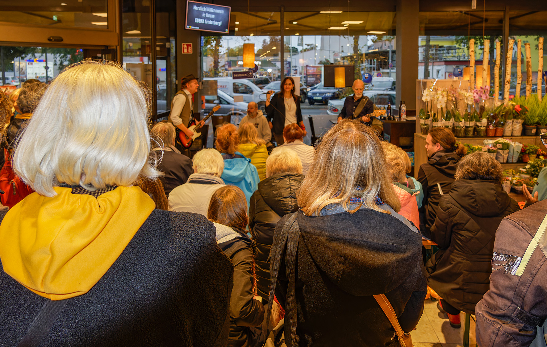 Cat Music bei EDEKA, Foto: Annette Richter