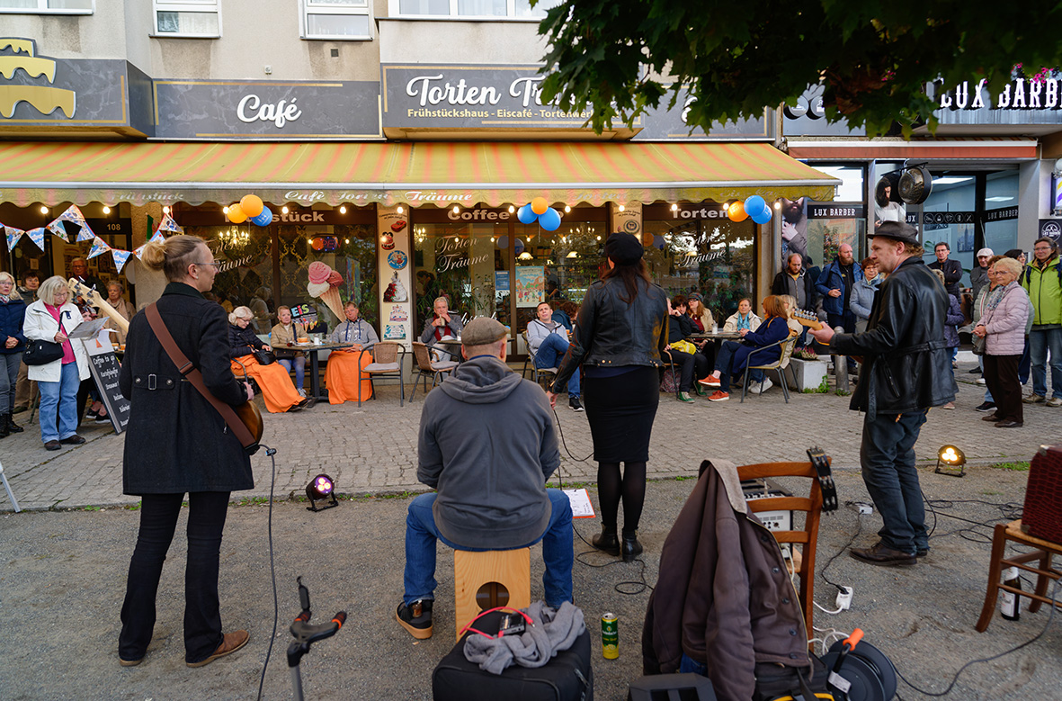 Cat Music vor dem Café Torten-Träume, Foto: Oliver Richter