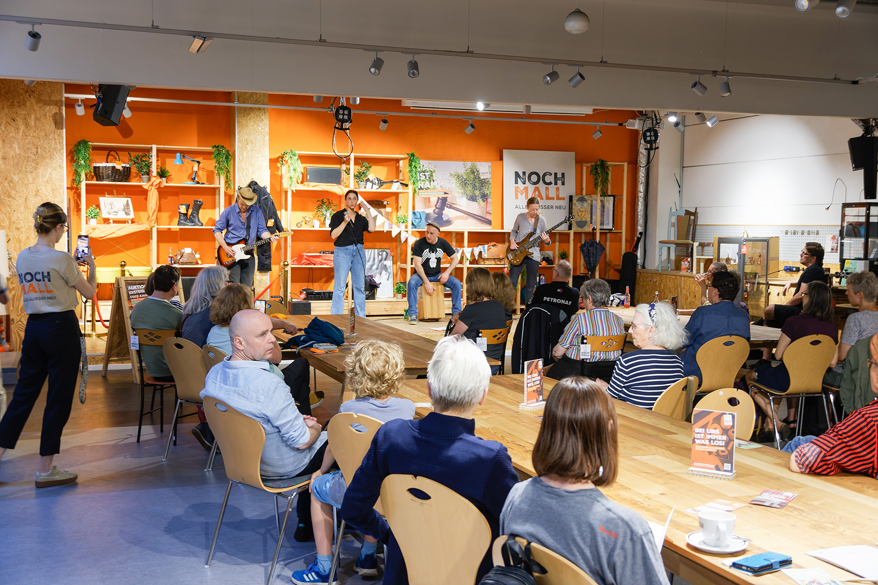 "Cat Music" in der NochMall
