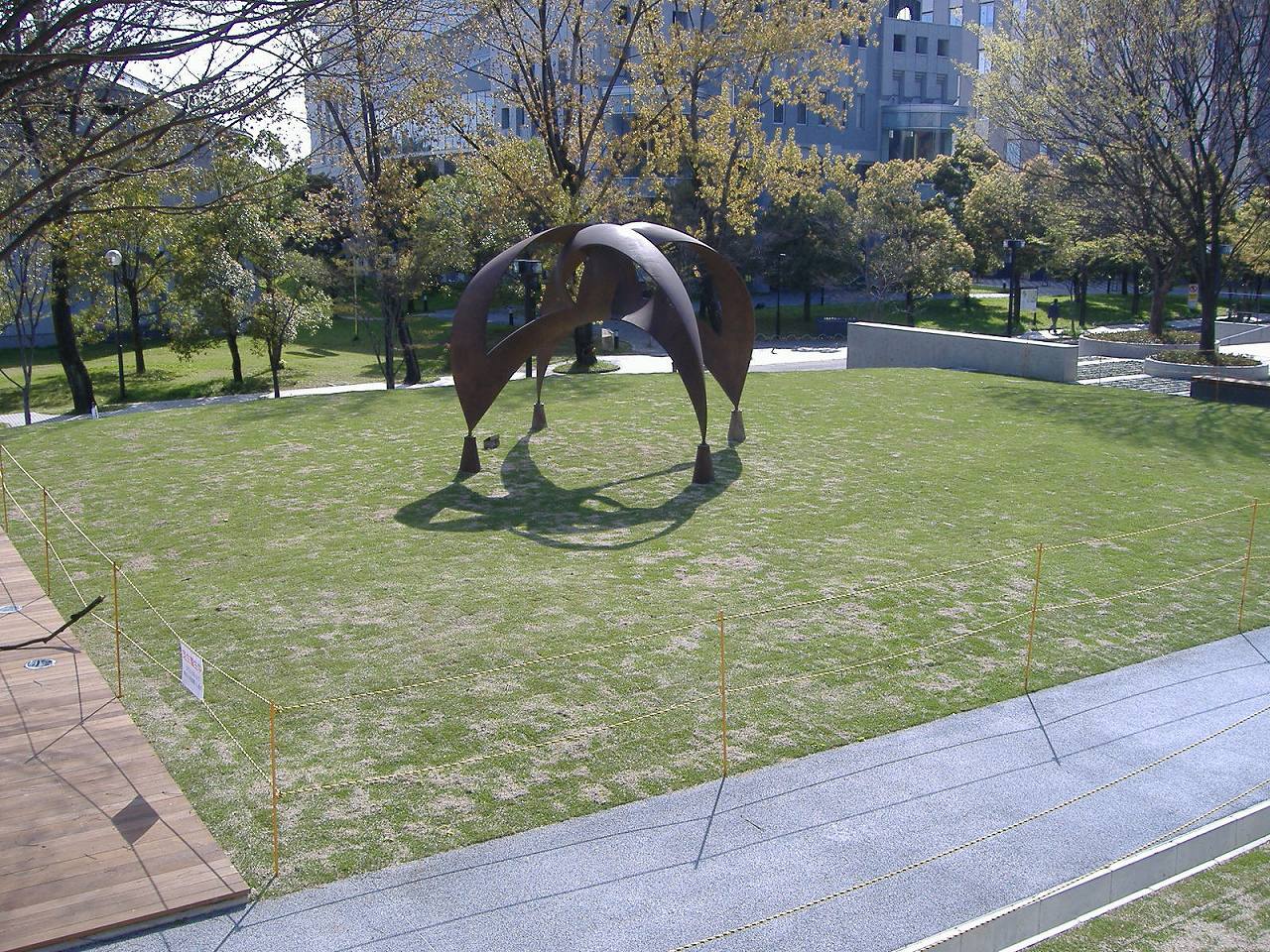 大学の芝生広場