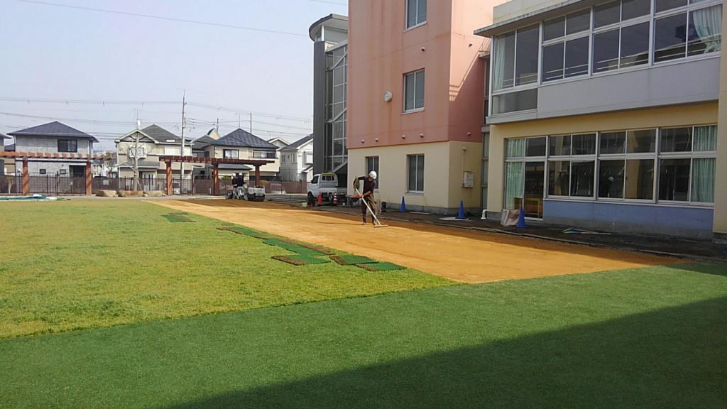 小学校のグランド整備