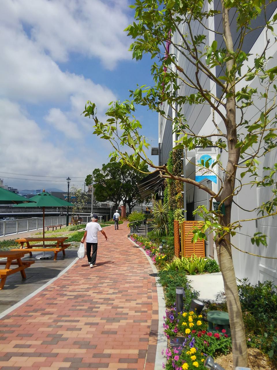 大型商業施設の緑地