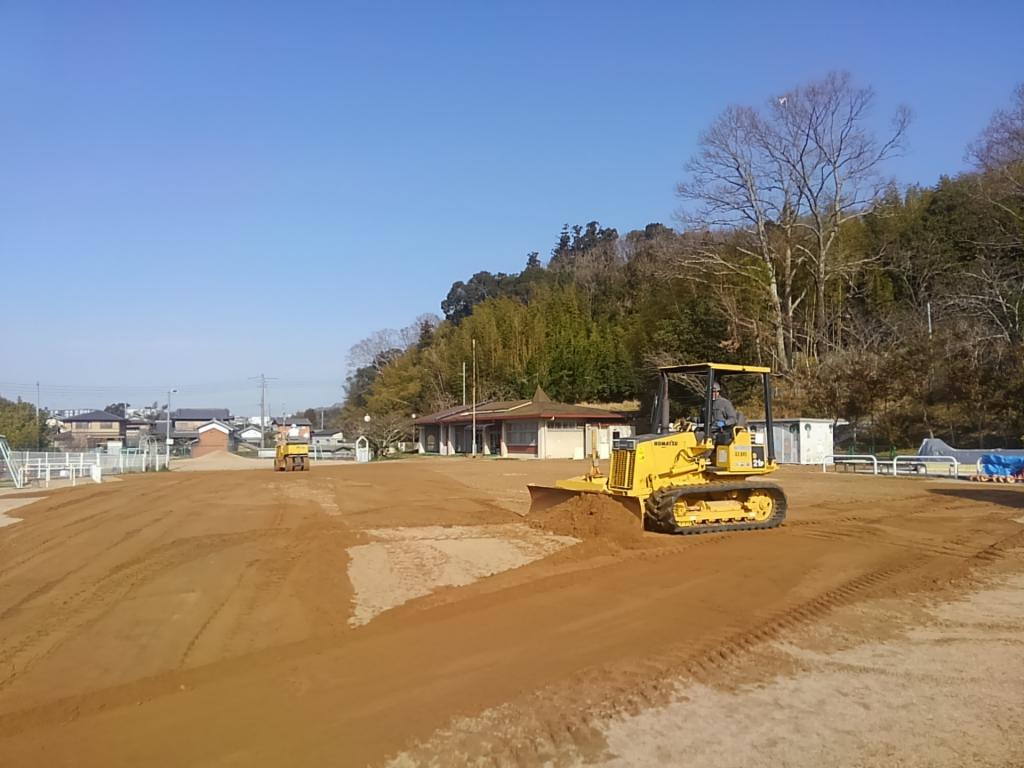 幼稚園のグラウンド整備