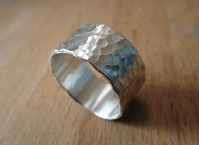 Silber Ring Gehammert Nr 13 Michaela Eiternick Goldschmiedin Werktstatt Fur Schmuck