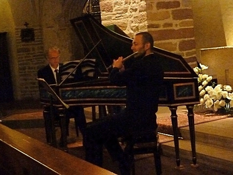 Premier récital post-dystonie, avec Heinrich Walther en l'abbatiale d'Ottmarsheim, le 4 novembre 2012. (Photo: Muslin, journal L'Alsace)