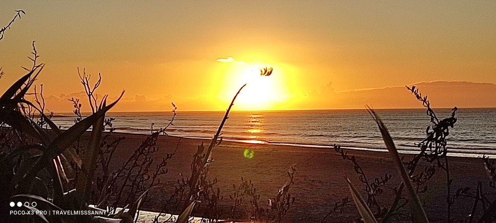 Sunset am Oakura Beach