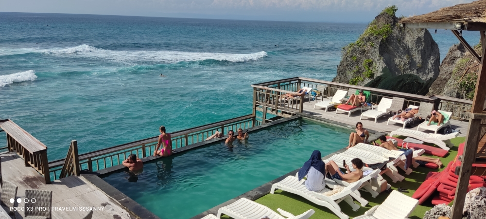 2ter Aussichtspunkt...vom Pool aus Surfer spannern😄