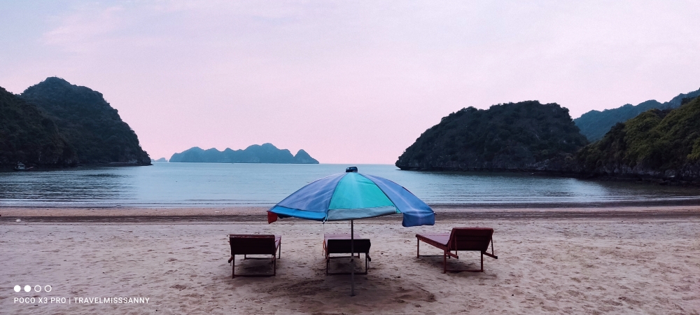Tung thu beach, end of the Rock Trail