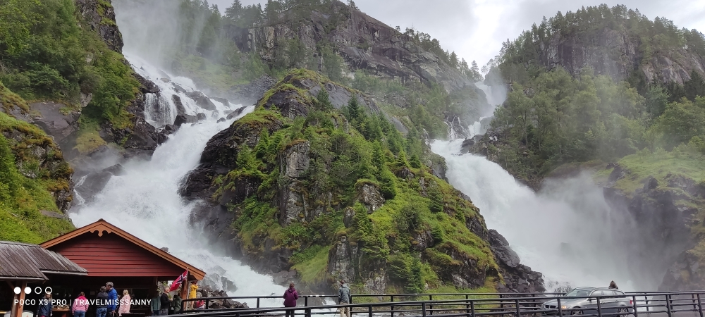 Zwillingswasserfall Låtefossen 