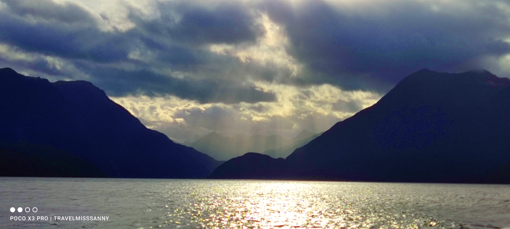Sonnenaufgang am Doubtful Sound