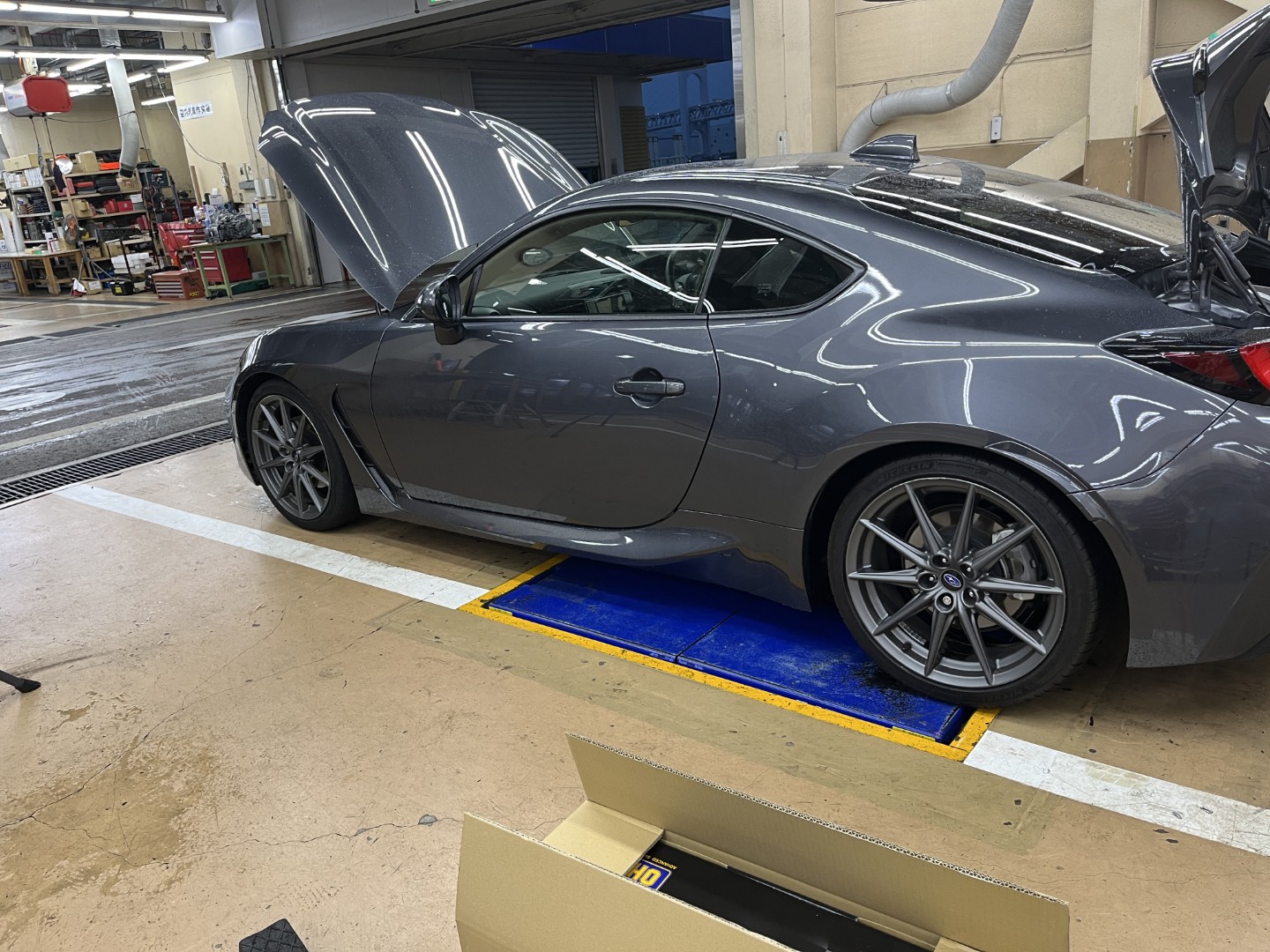 オーリンズの車高調を装着