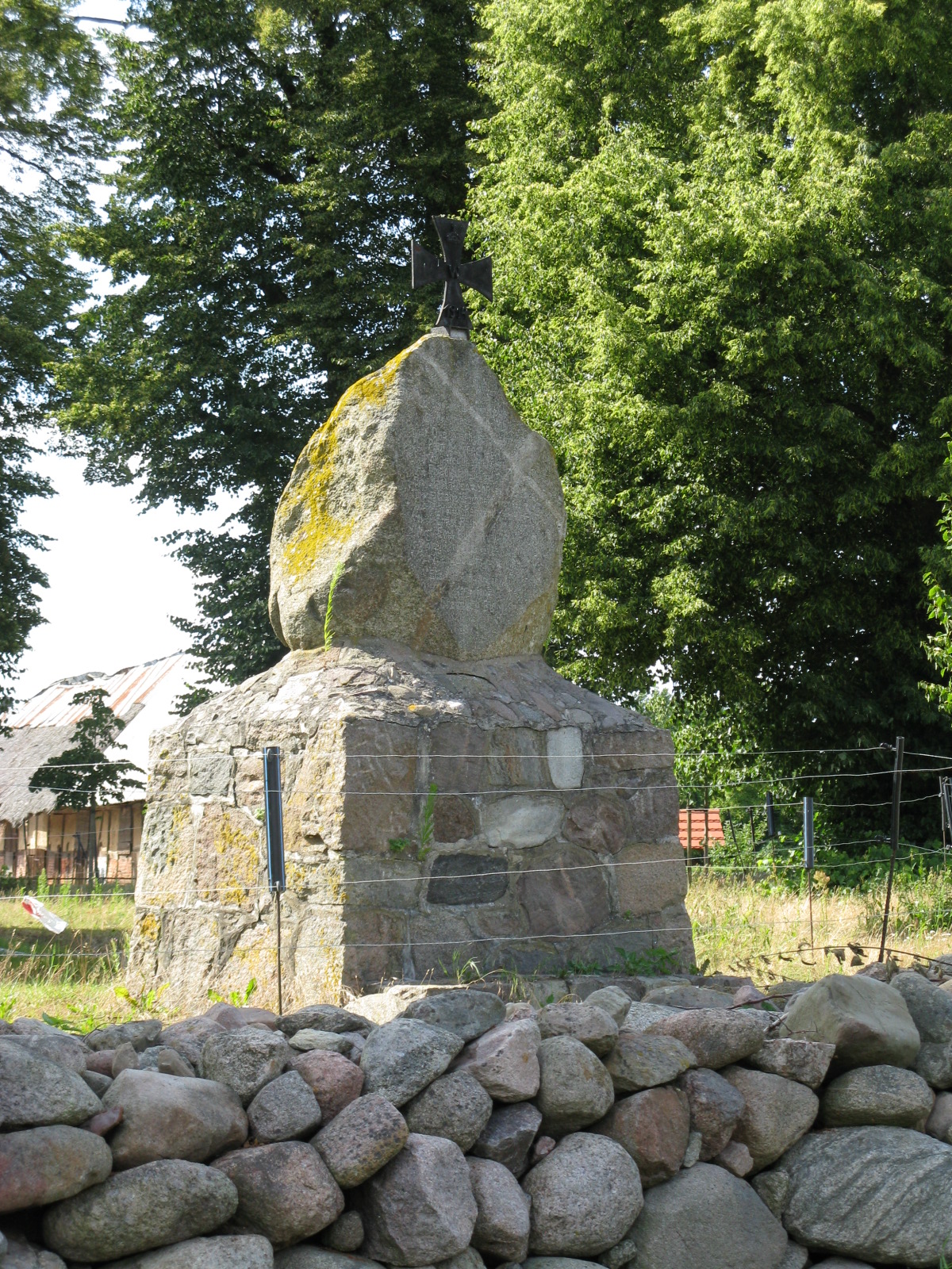 Kriegerdenkmal 1914-1918 Niteshift (Diskussion), CC BY-SA 3.0 <https://creativecommons.org/licenses/by-sa/3.0>, via Wikimedia Commons